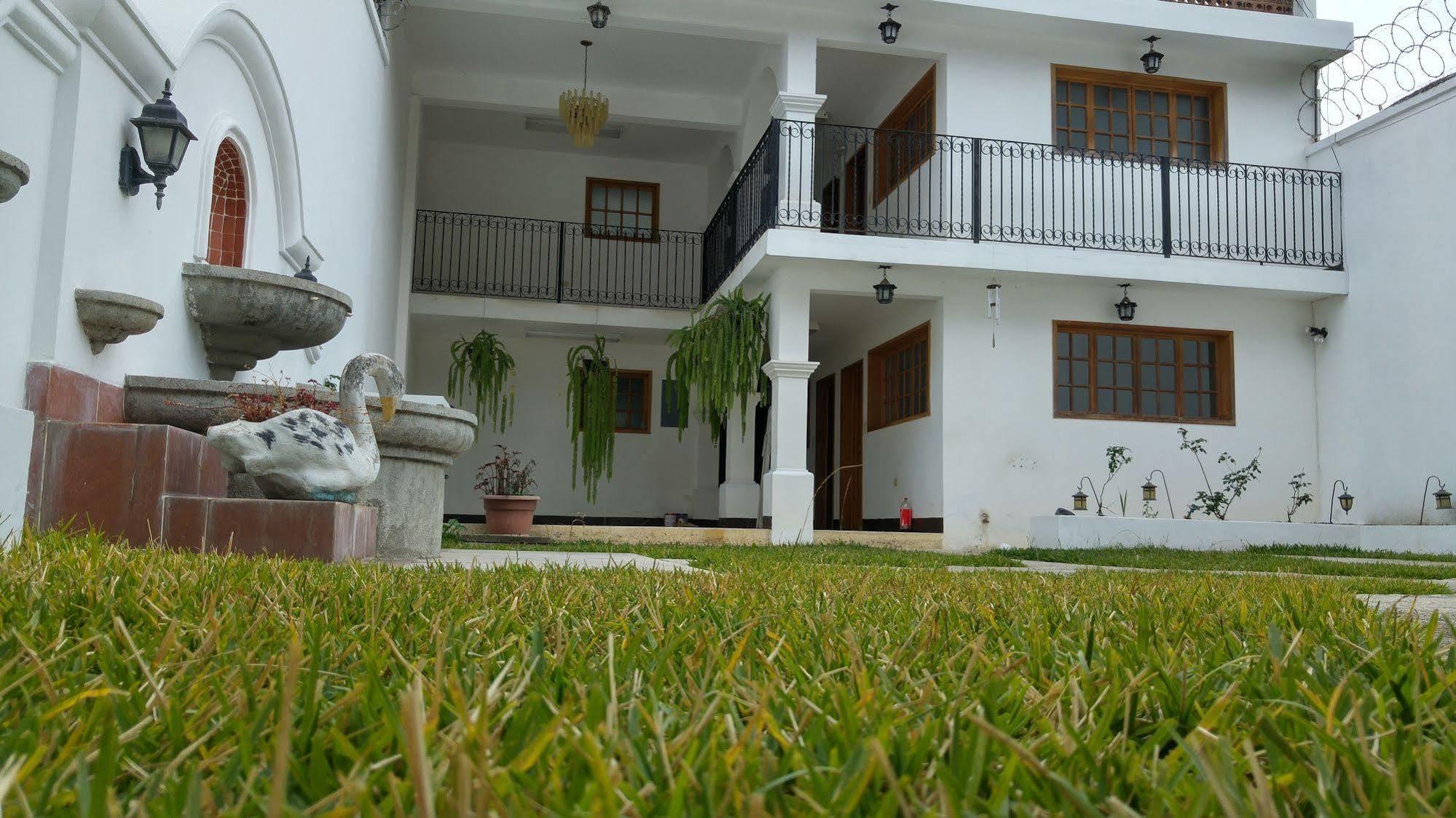 Ixkanul Antigua Hotel Exterior foto